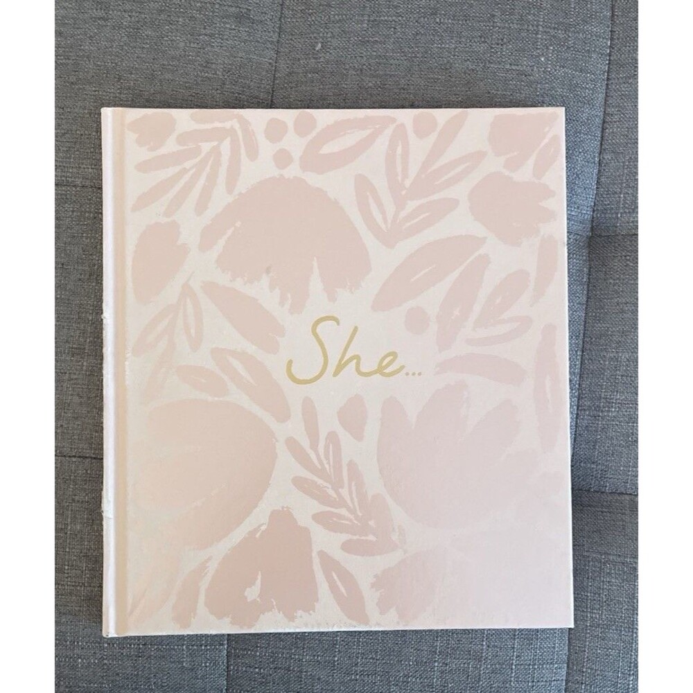 She...: A Women's Empowerment Gift Book by Yamada, Kobi